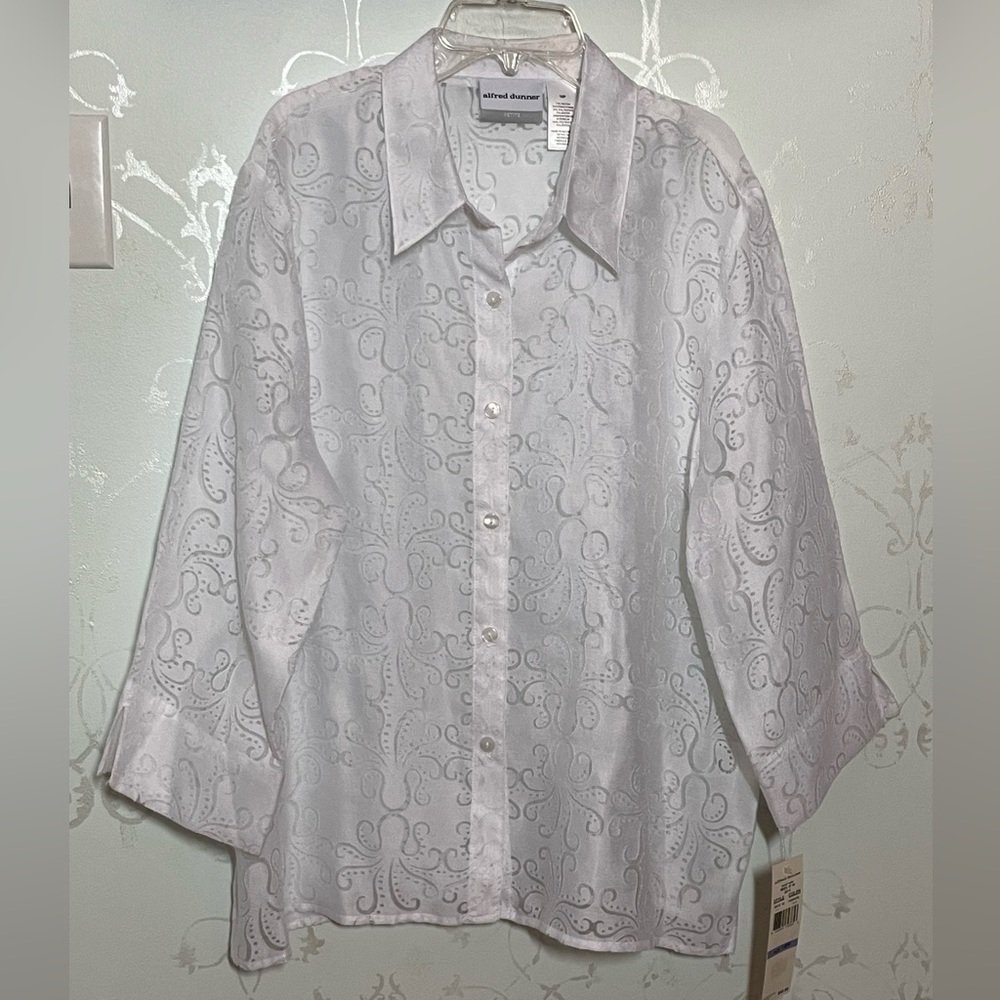 🐙Gorgeous white octopus semi sheer blouse by Alfred Dunner size 18 petite